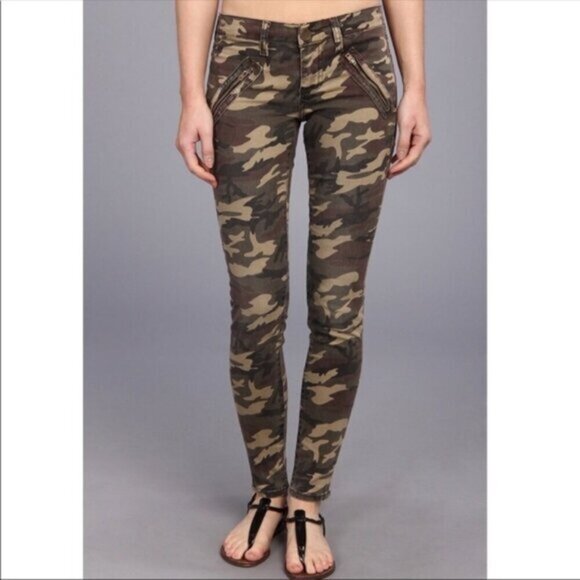 Kut from the Kloth Skinny Camo Jegging Jeans - Picture 1 of 12